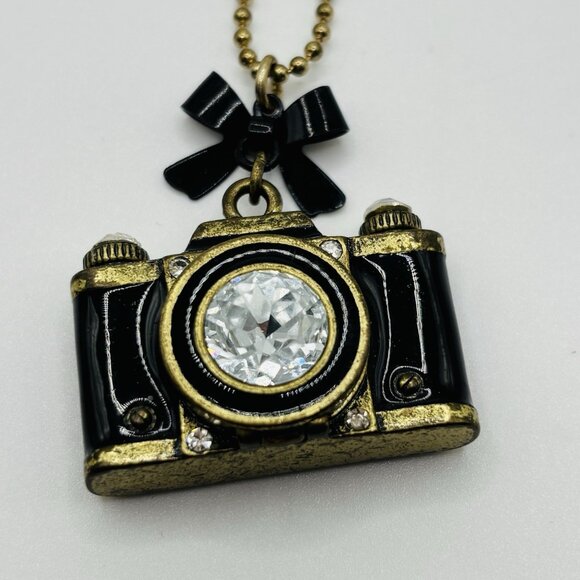 Betsy Johnson Silver Tone Camera  Black Enamel And Rhinestones Necklace - Picture 3 of 7